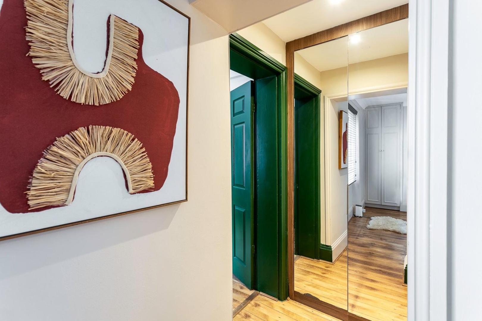Chiswick Gem Stylish 1-bed Flat For Modern Living * London